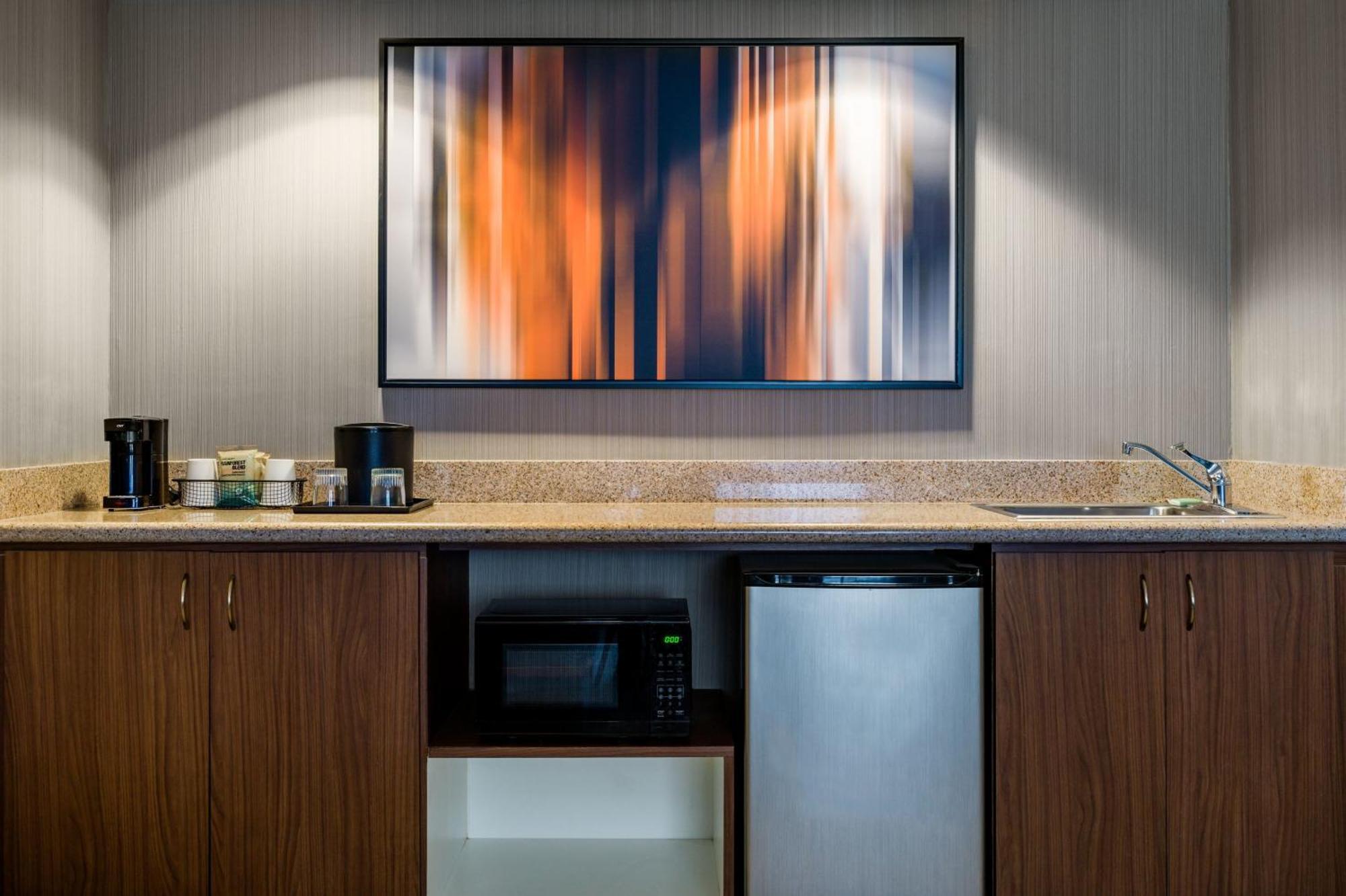 Courtyard By Marriott ואקאוויל מראה חיצוני תמונה