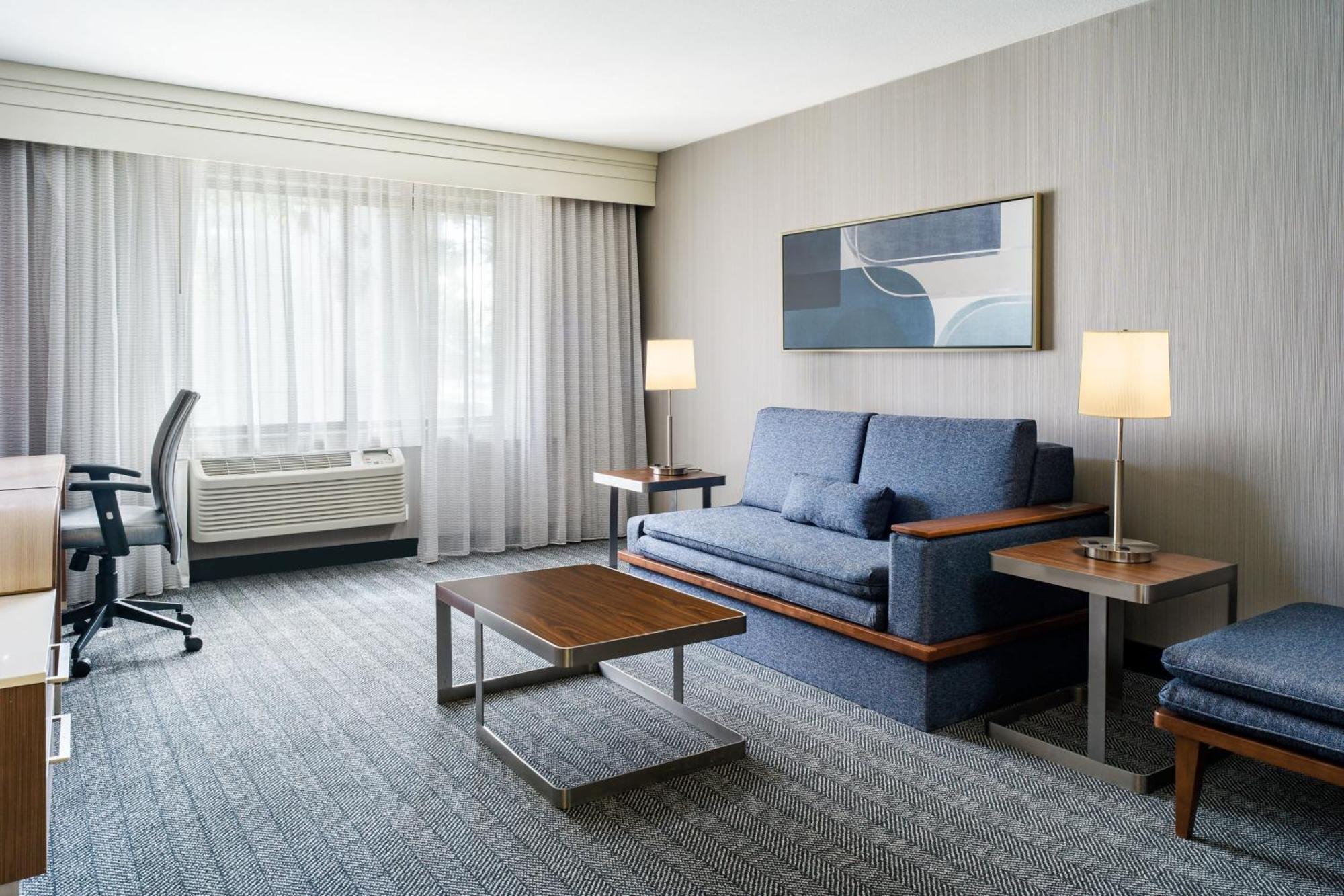 Courtyard By Marriott ואקאוויל מראה חיצוני תמונה