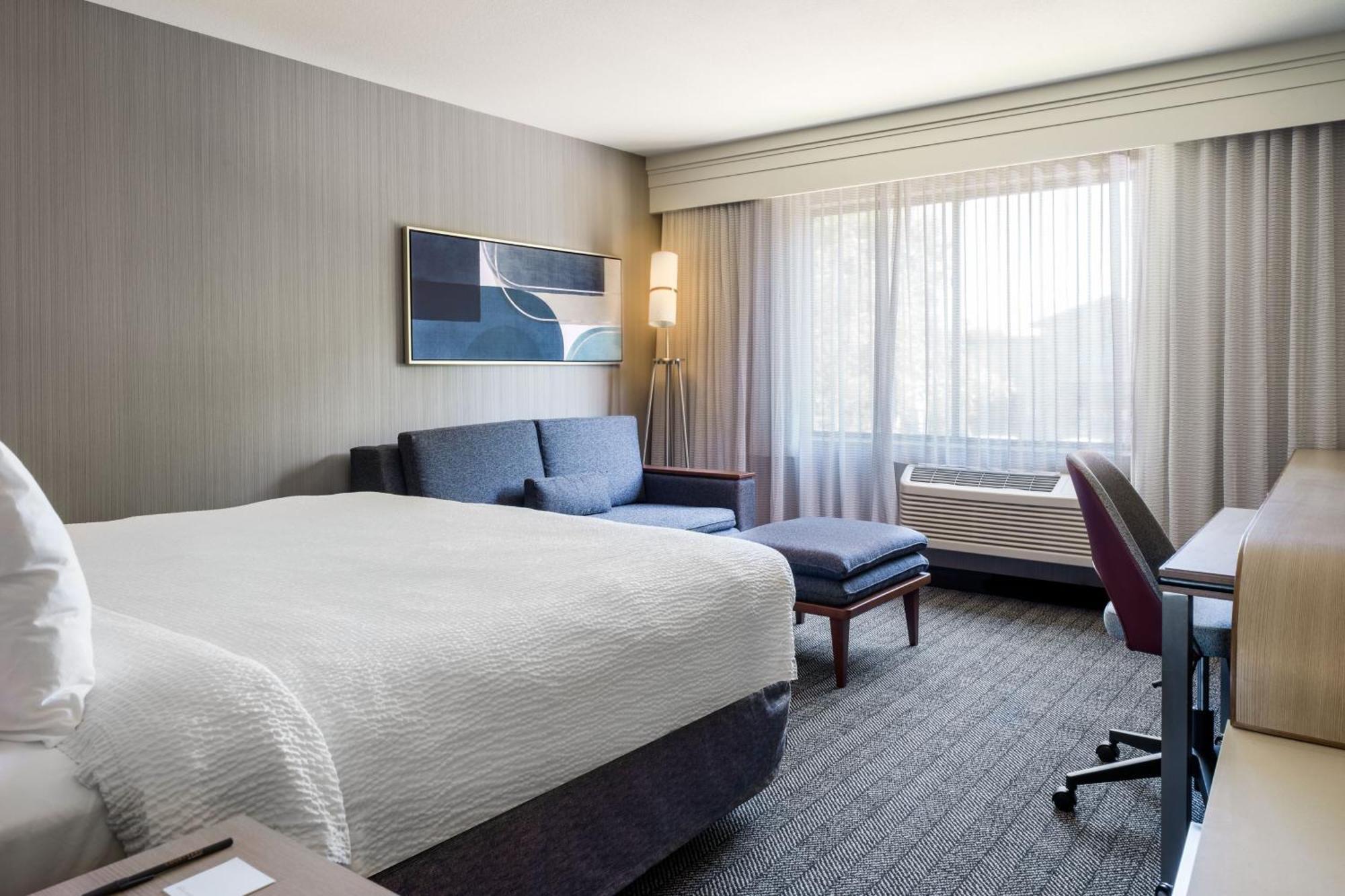 Courtyard By Marriott ואקאוויל מראה חיצוני תמונה