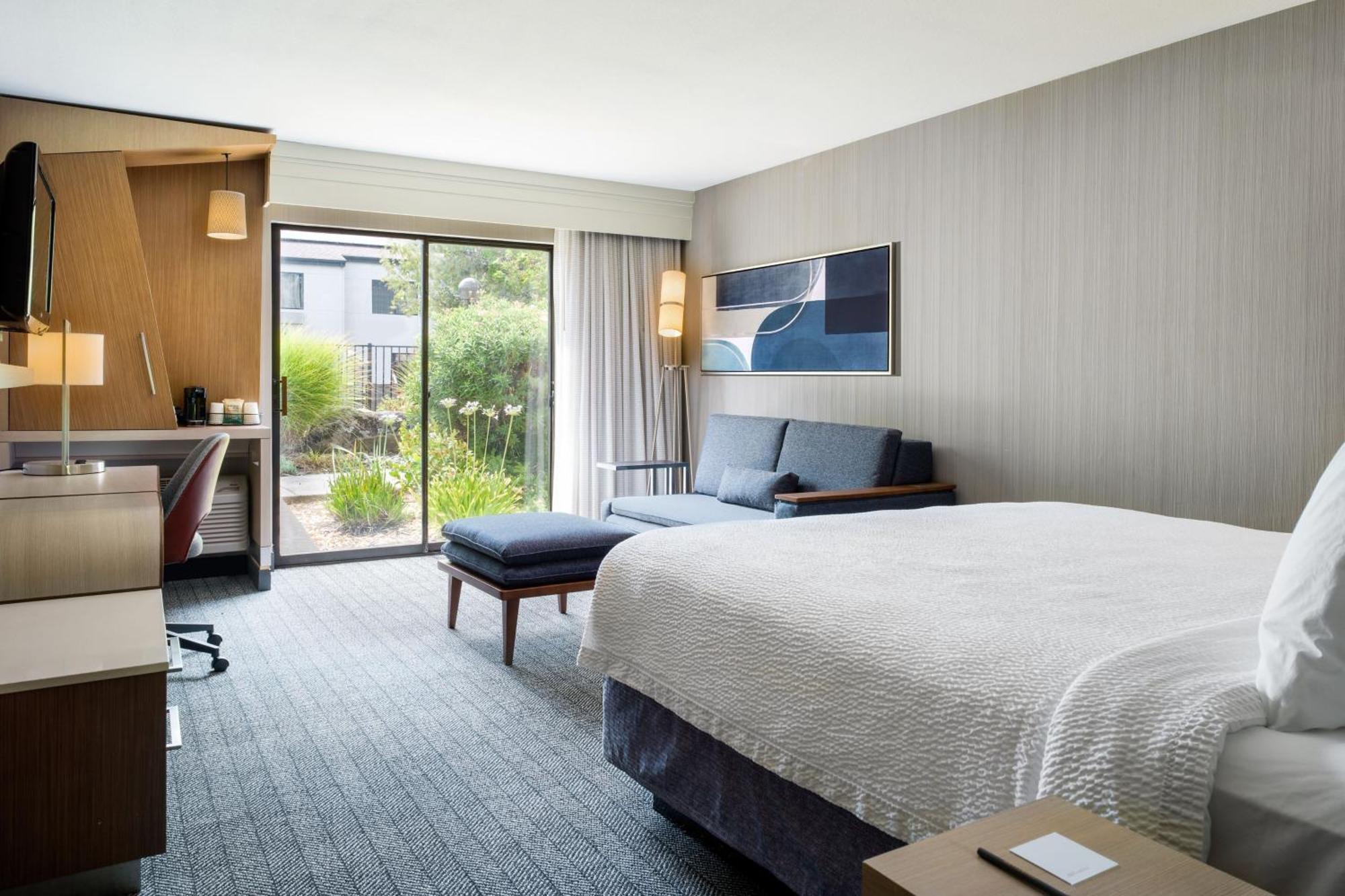 Courtyard By Marriott ואקאוויל מראה חיצוני תמונה