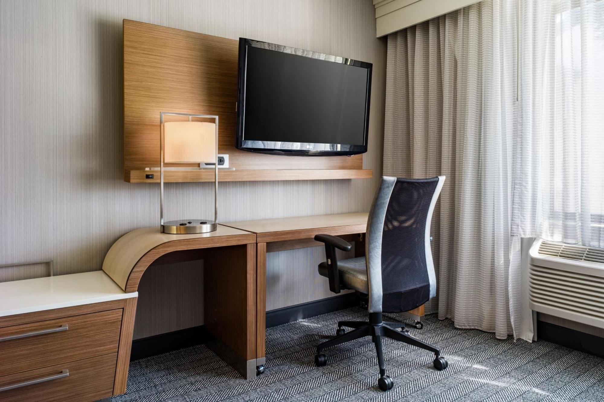 Courtyard By Marriott ואקאוויל מראה חיצוני תמונה
