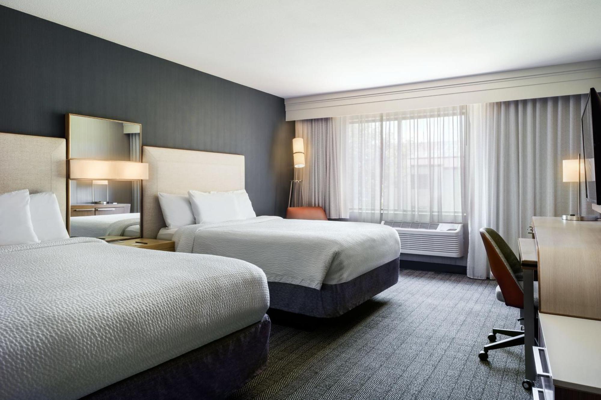 Courtyard By Marriott ואקאוויל מראה חיצוני תמונה