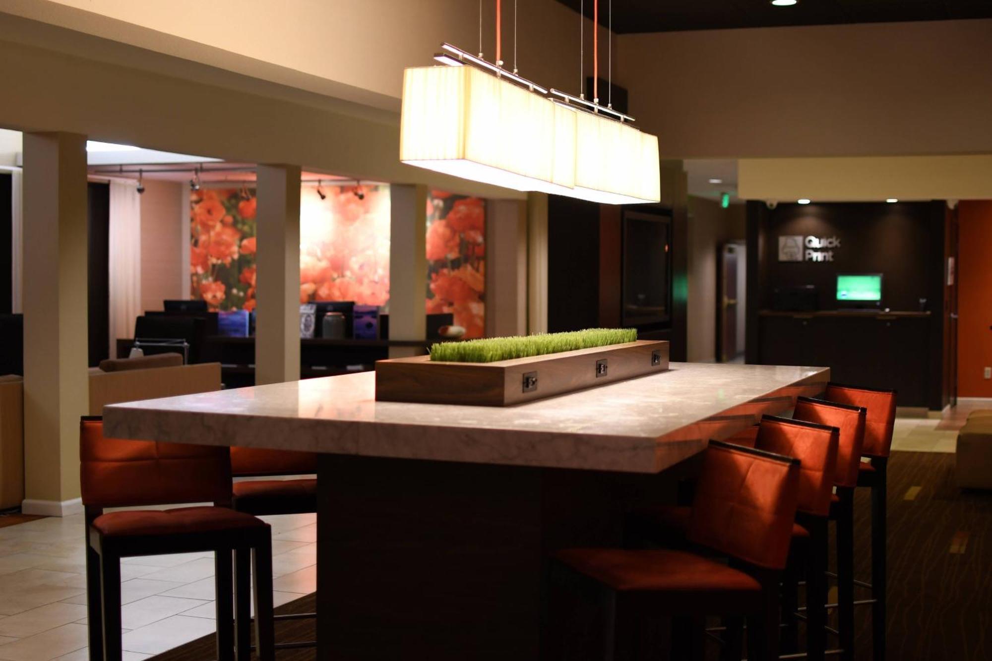 Courtyard By Marriott ואקאוויל מראה חיצוני תמונה