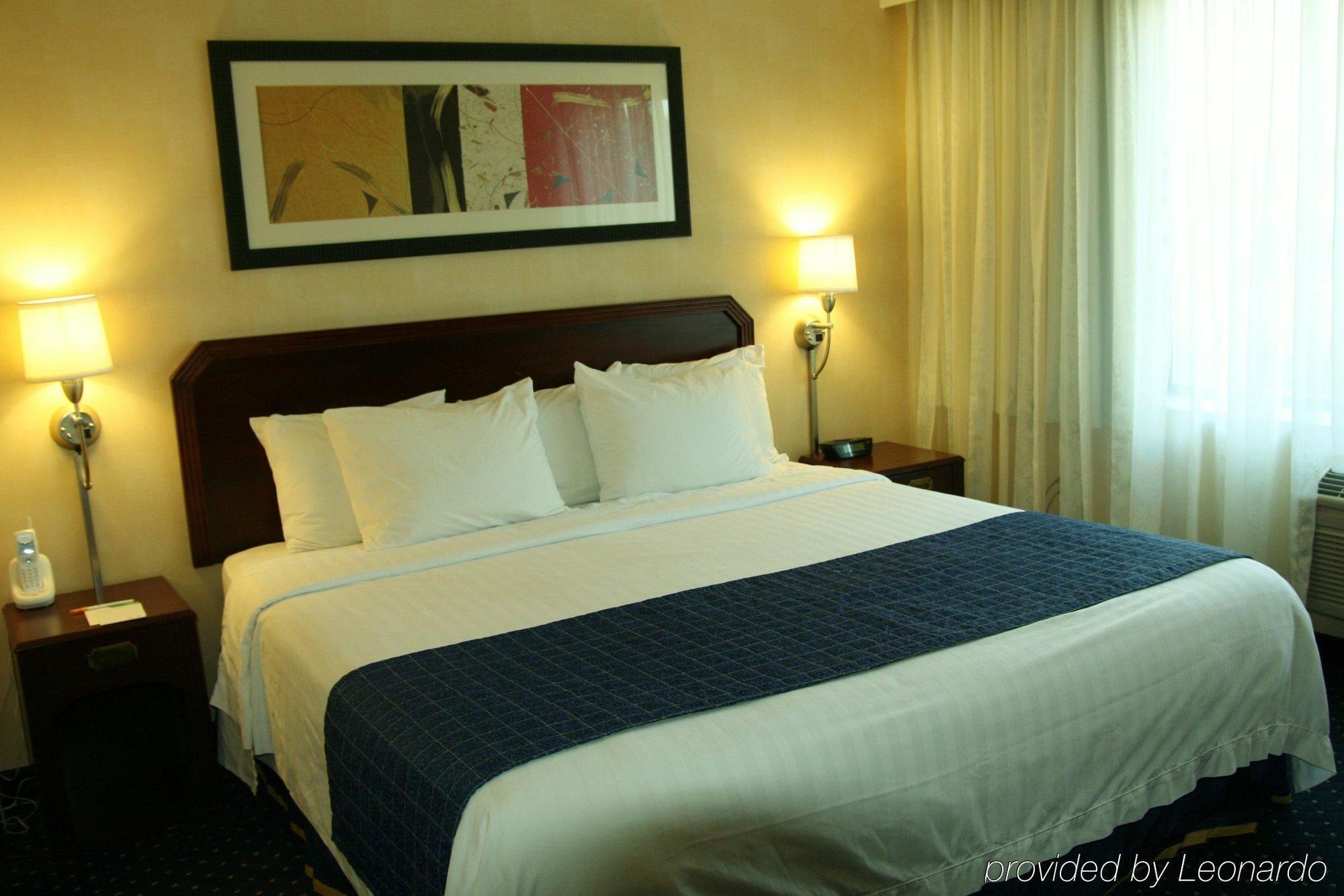 Courtyard By Marriott ואקאוויל מראה חיצוני תמונה