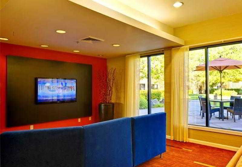 Courtyard By Marriott ואקאוויל מראה חיצוני תמונה