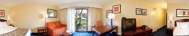 Courtyard By Marriott ואקאוויל מראה חיצוני תמונה