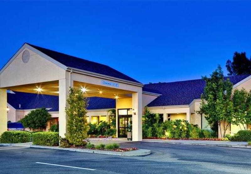 Courtyard By Marriott ואקאוויל מראה חיצוני תמונה