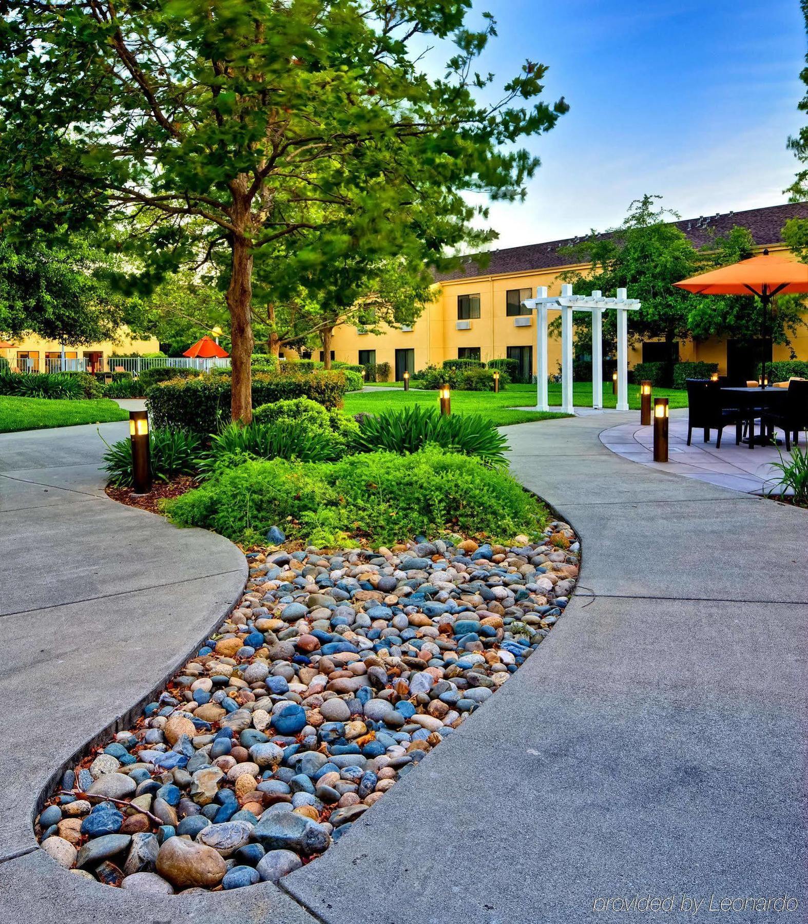 Courtyard By Marriott ואקאוויל מראה חיצוני תמונה
